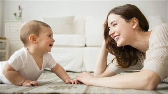 要想寶寶聰明，走路穩(wěn)當，該如何做